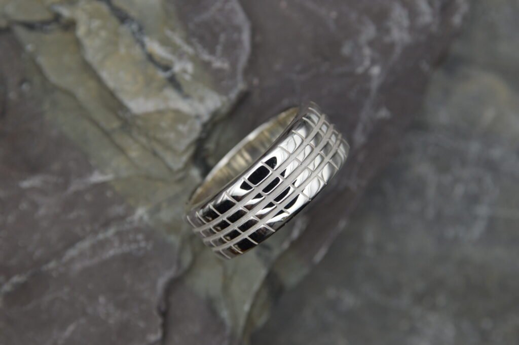 'Tire' Ring
