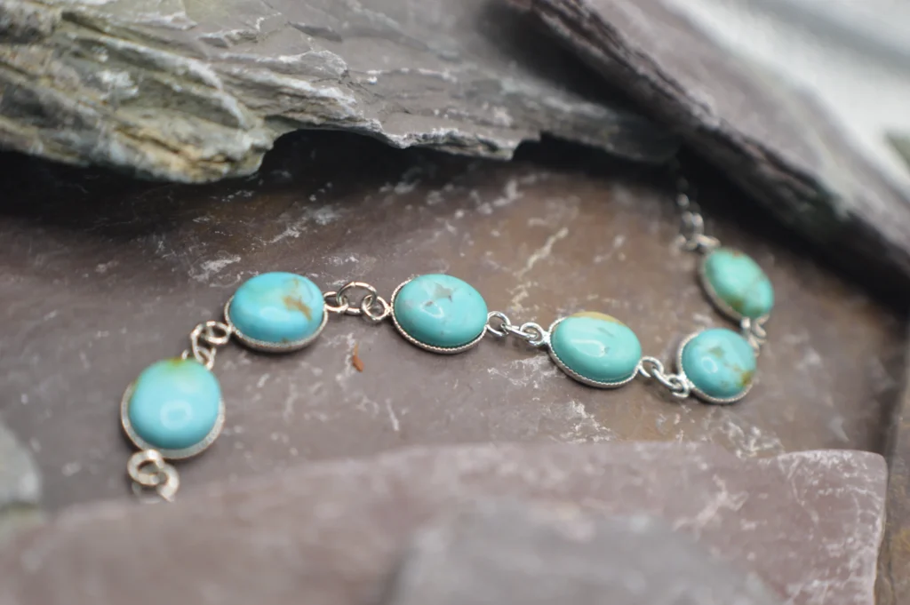 'Cyan' Chinese Turquoise Bracelet (Size: 8in M/L)